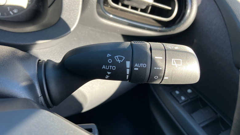 Toyota Yaris 1.5 Hybrid Icon 5dr CVT Hybrid Hatchback